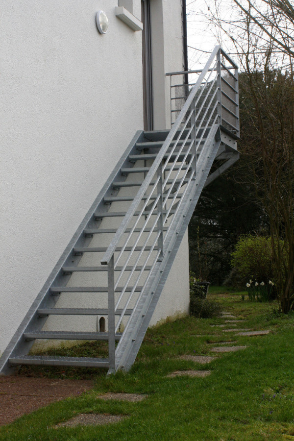 Garde-corps et escalier en acier galvanisé
